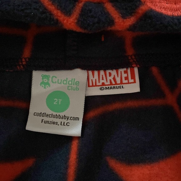 Spider-Themed Red and Black Hoodie - Picture 2 of 7